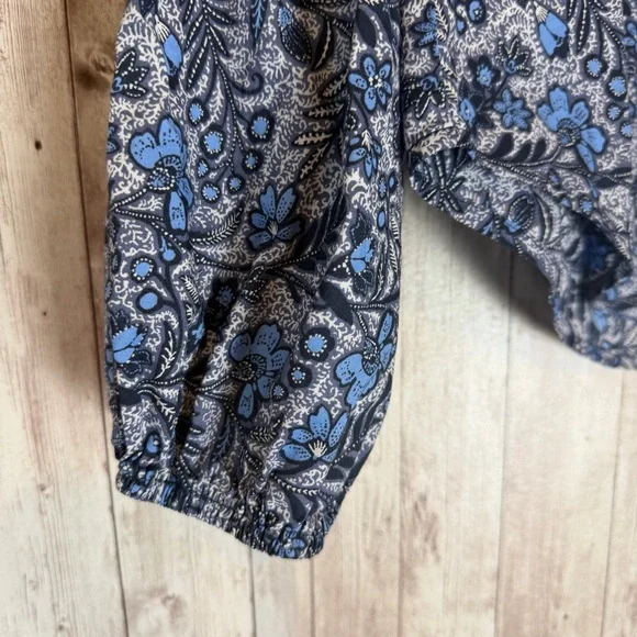 Evereve 'Sheila'  Blue Floral Batik Piped Cotton Blouse Small - Picture 4 of 9